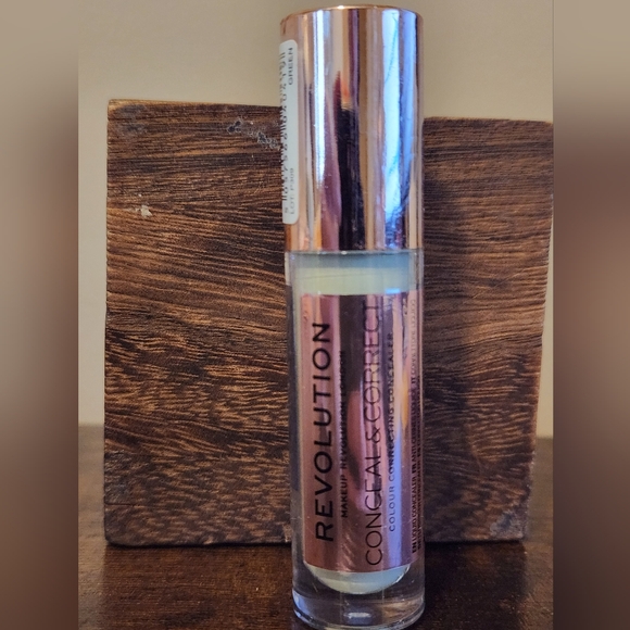 REVOLUTION CONCEAL & CORRECT - GREEN - Picture 1 of 7